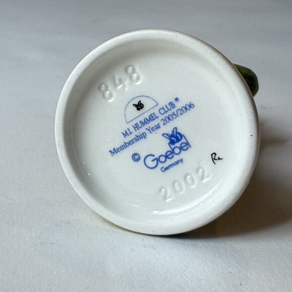 Hummel Figurine 848 Steadfast Soprano M I Hummel Club Membership 2005 2006 T90 - Picture 8 of 8